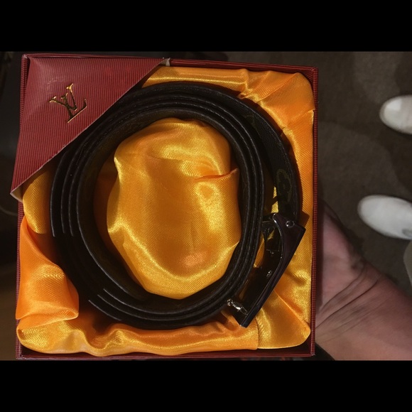 Louis Vuitton belt - Picture 1 of 3